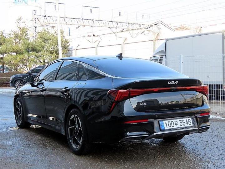 Kia K5 — miniaturë 3