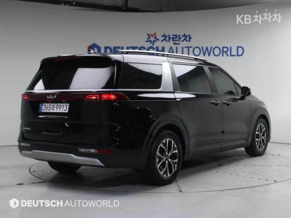 2023 - kia carnival
