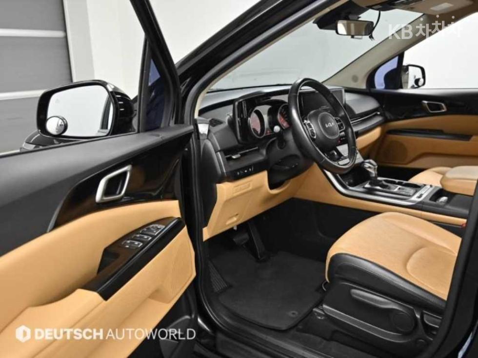 2023 - kia carnival