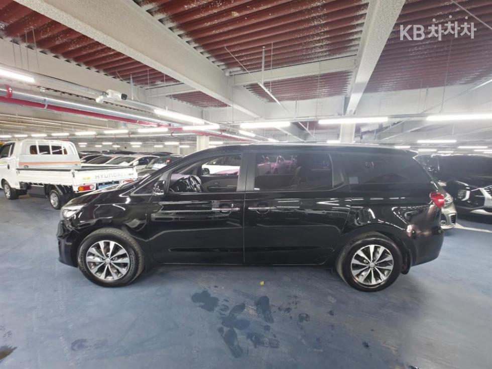 2018 - kia carnival