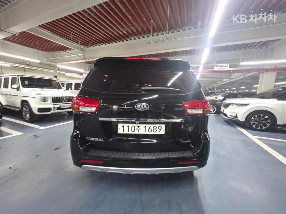 2018 - kia carnival