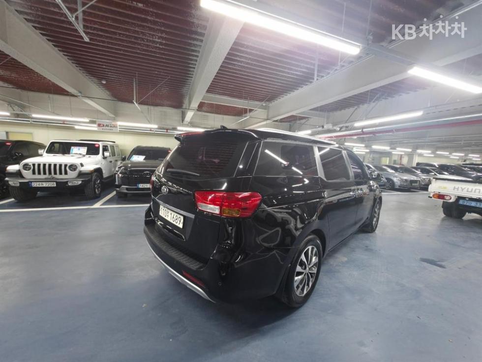 2018 - kia carnival
