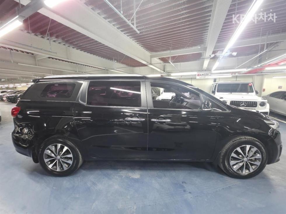 2018 - kia carnival