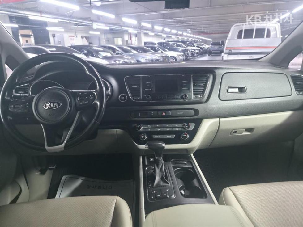 2018 - kia carnival