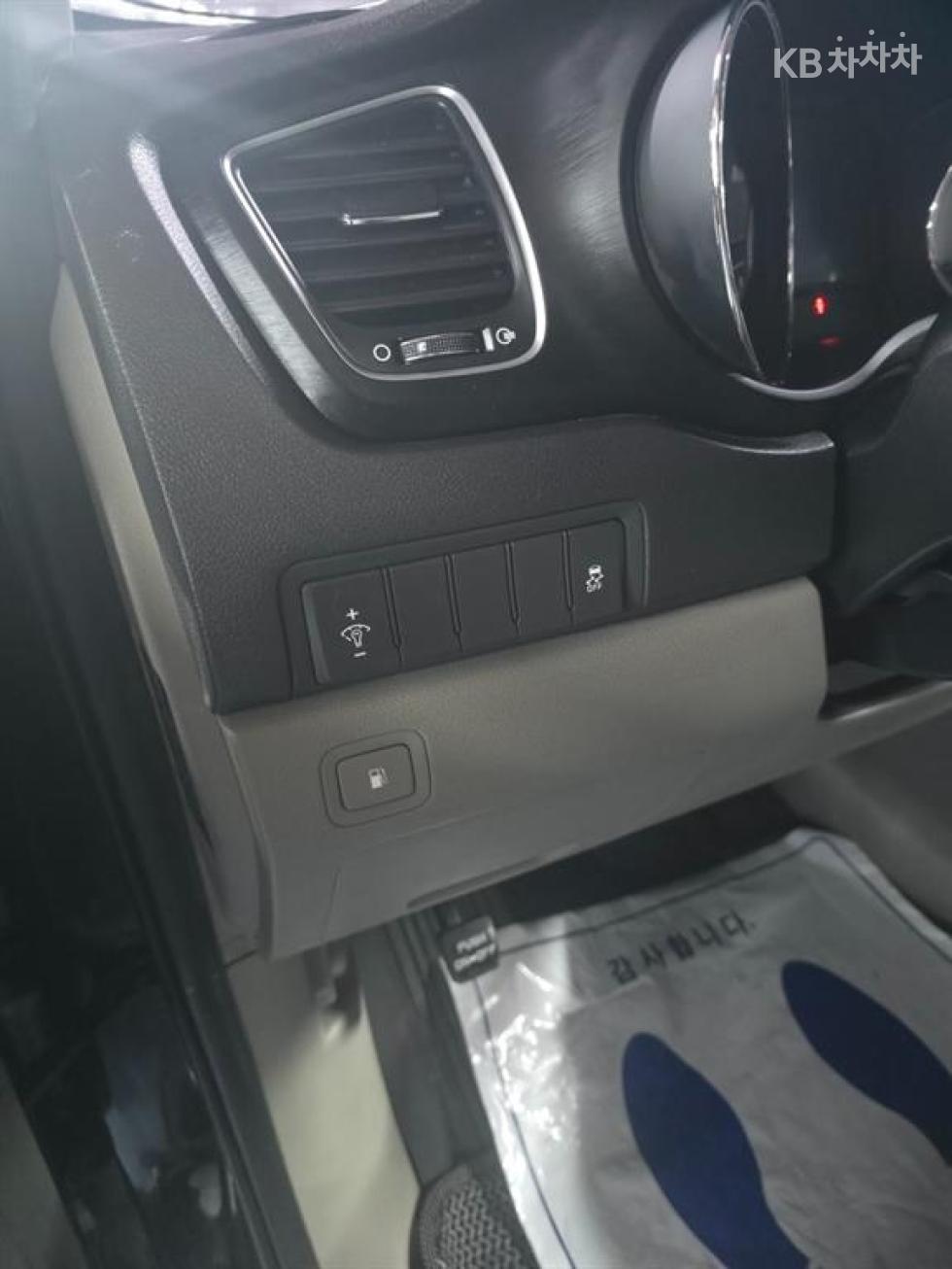 2018 - kia carnival
