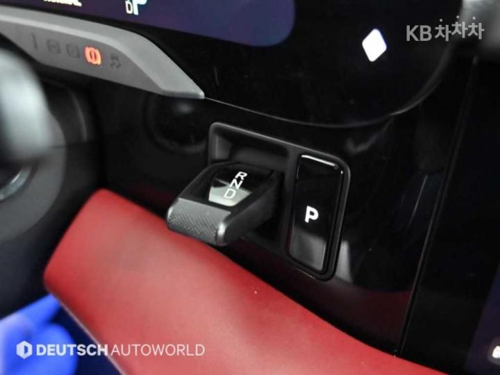 Porsche Taycan Base 10