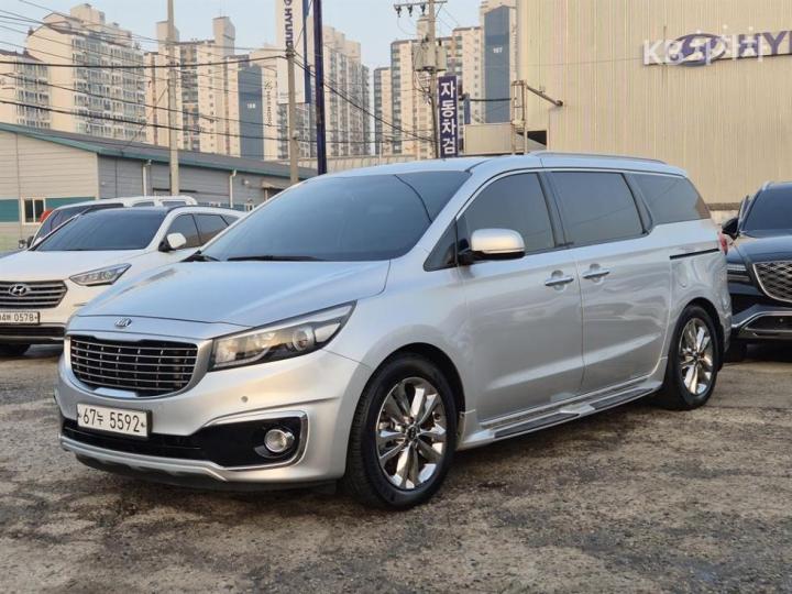 Kia Carnival 2.2 Diesel Prestige 3