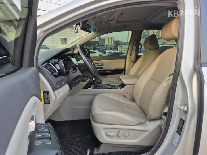 Kia Carnival 2.2 Diesel Prestige 7