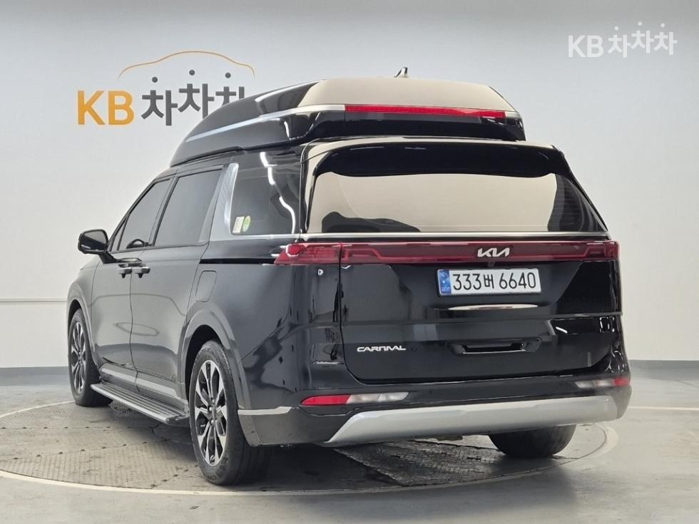 2023 - kia carnival