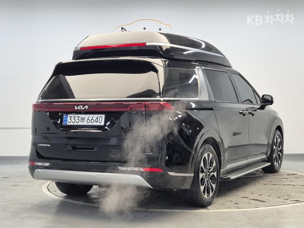 2023 - kia carnival