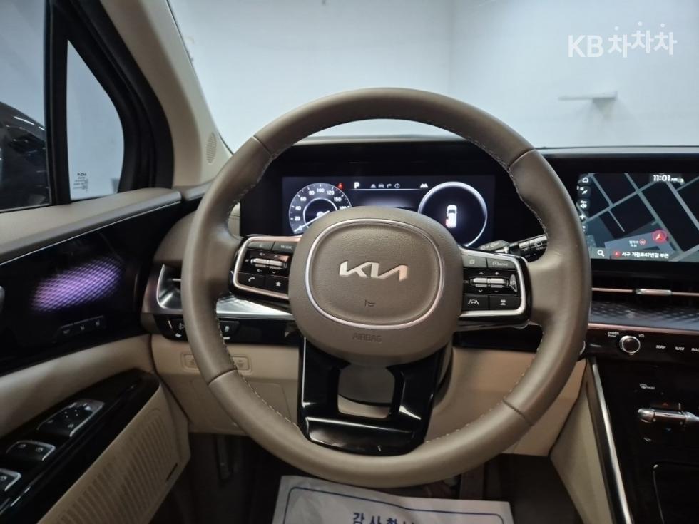 2023 - kia carnival