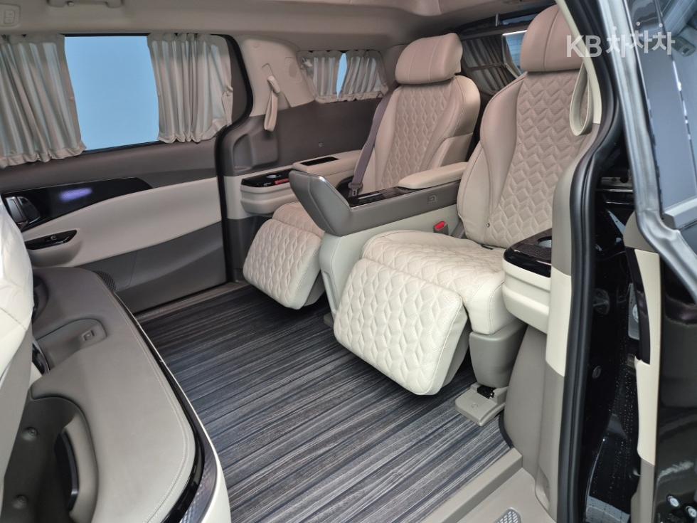 2023 - kia carnival