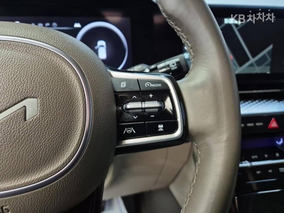 2023 - kia carnival