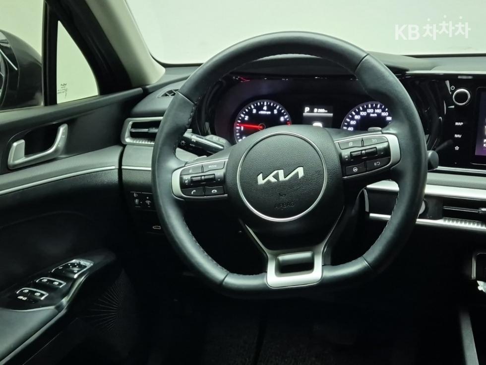 2023 - kia k5