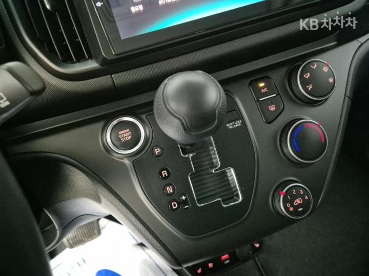 Kia Ray 1.0 Gasoline Trendy - фото 8