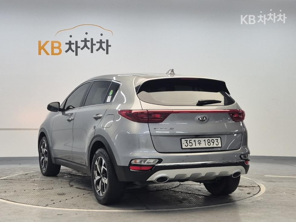 2021 - kia sportage