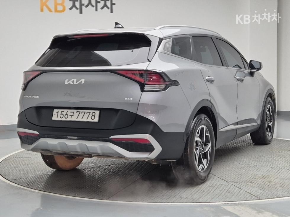2023 - kia sportage
