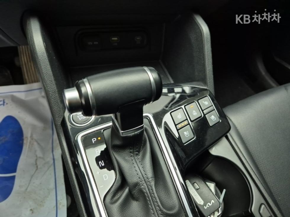 2023 - kia sportage
