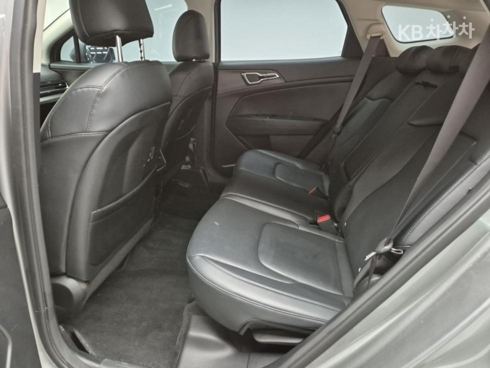 2023 - kia sportage