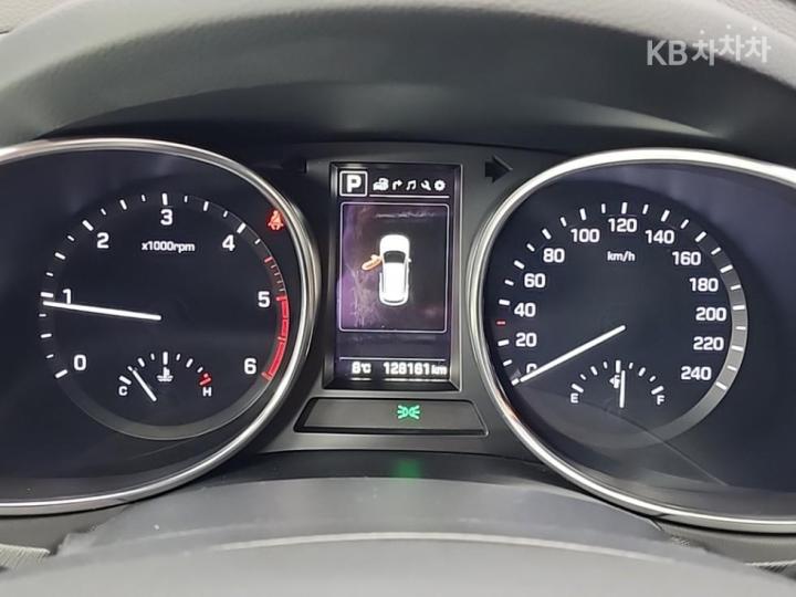 Hyundai Maxcruz Diesel e-VGT R2.2 2WD Exclusive 6