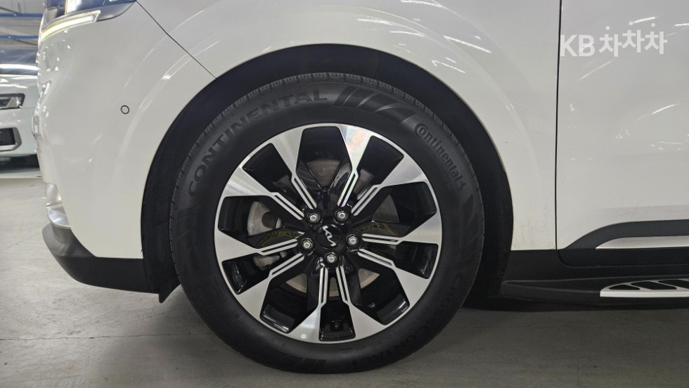 2023 - kia carnival