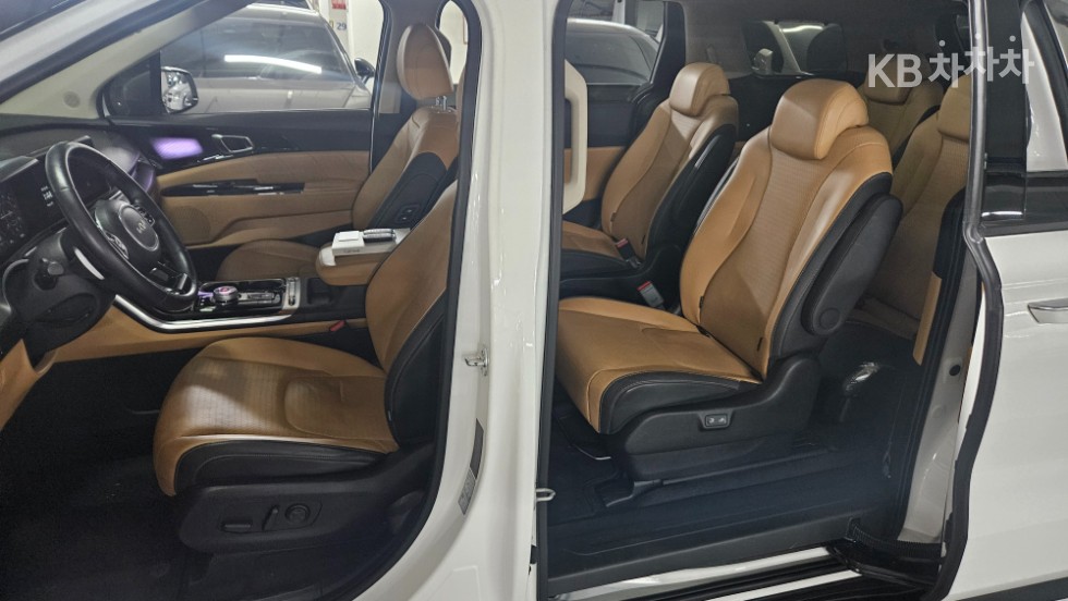 2023 - kia carnival