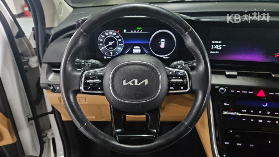 2023 - kia carnival