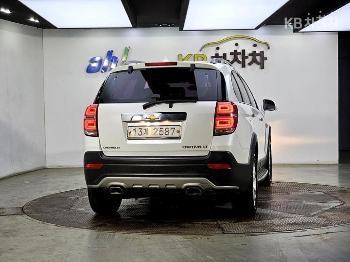 Chevrolet Captiva 2WD LT Premium 4