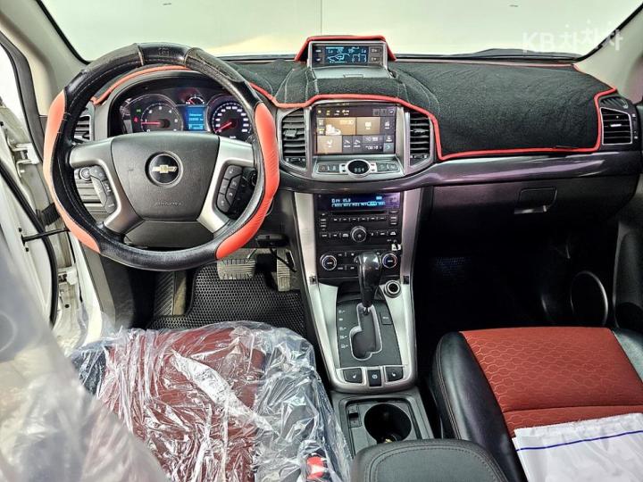 Chevrolet Captiva 2WD LT Premium 6