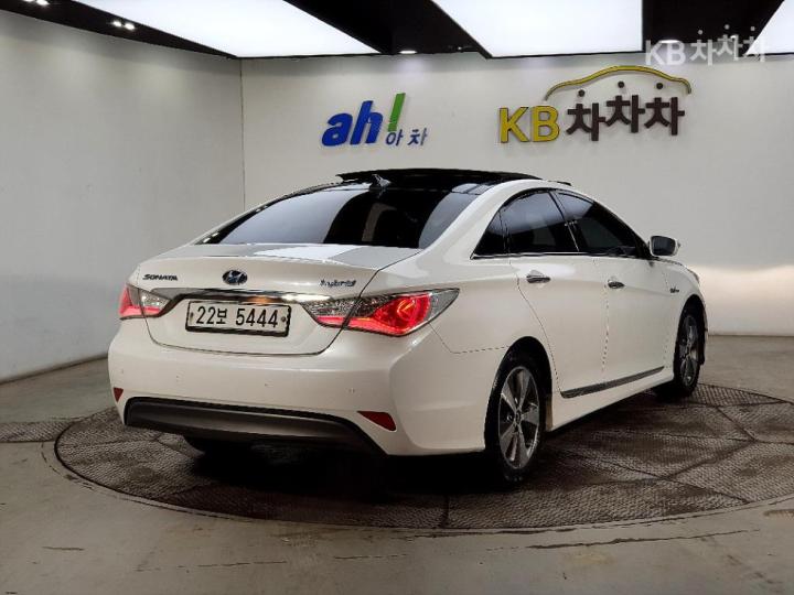 Hyundai Sonata Hybrid 2.0 Royal 5