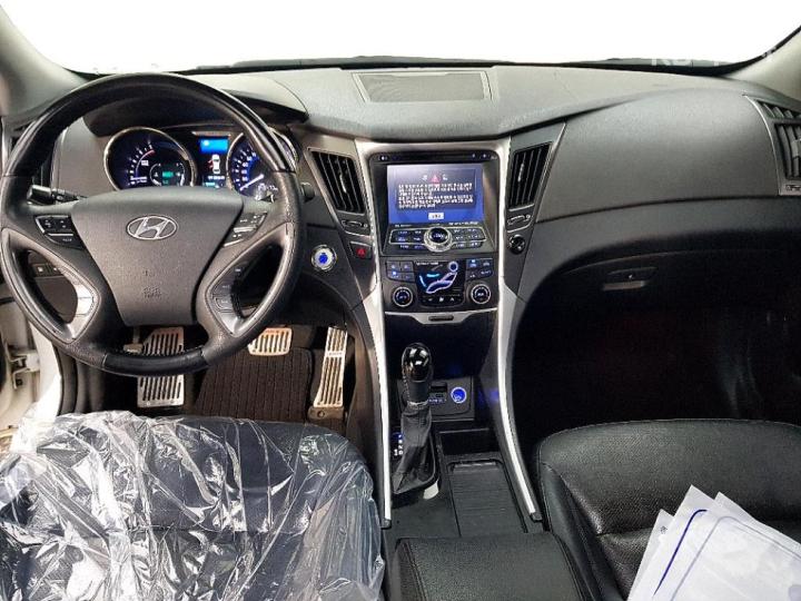 Hyundai Sonata Hybrid 2.0 Royal 6