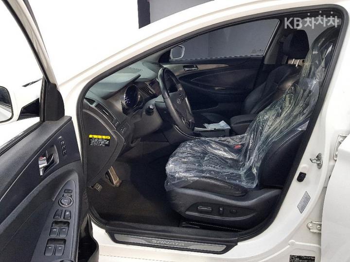 Hyundai Sonata Hybrid 2.0 Royal 9