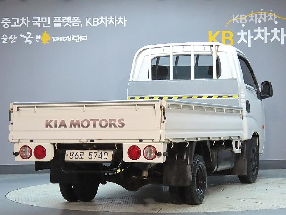 2013 - kia bongo iii