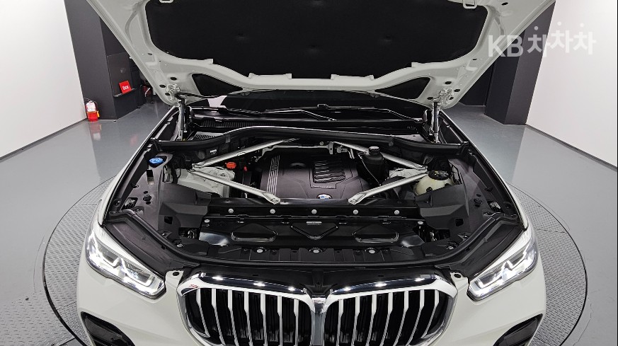 BMW X5 — miniaturë 6