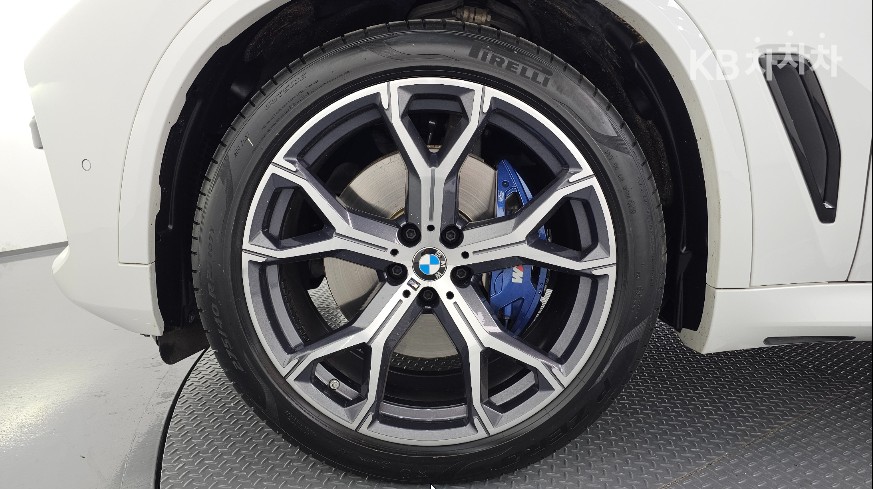 BMW X5 — miniaturë 7