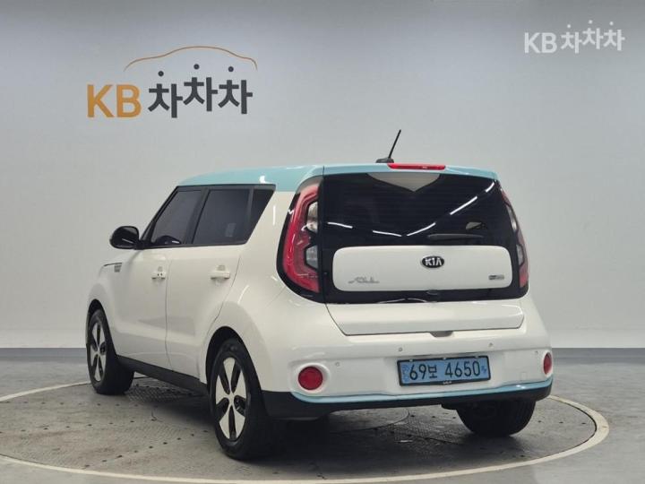 Kia Soul EV 3