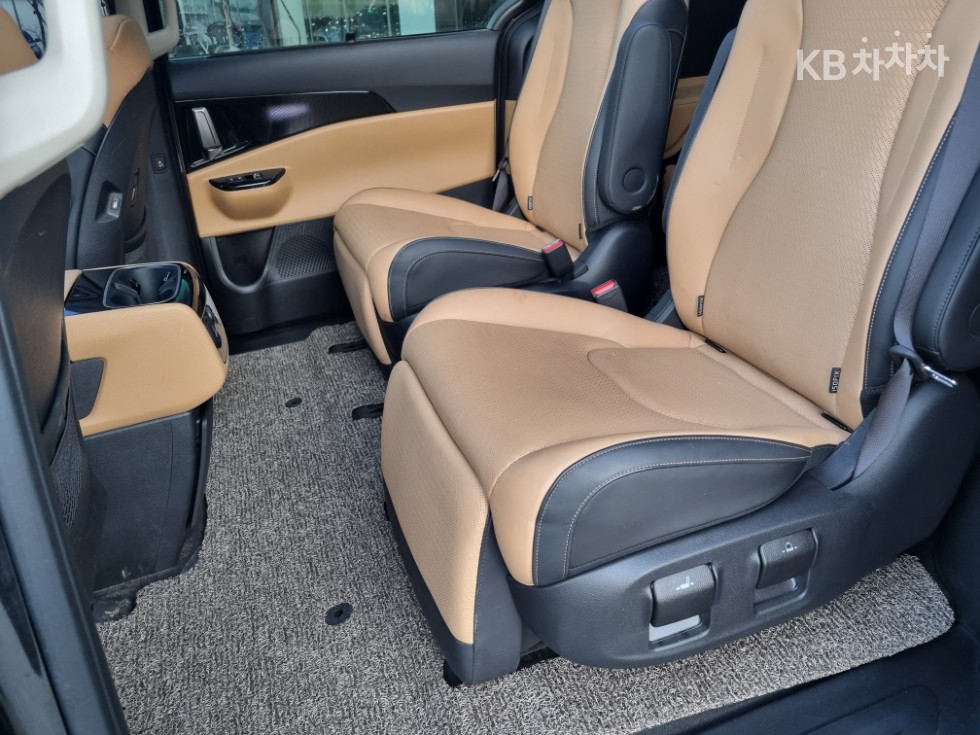 2022 - kia carnival