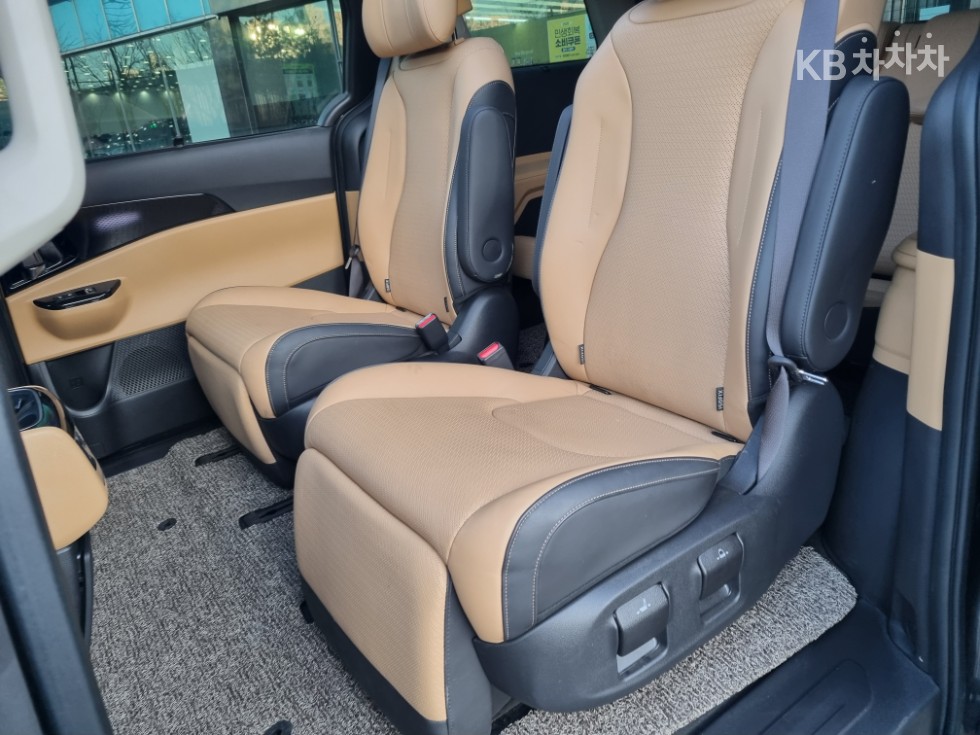 2022 - kia carnival