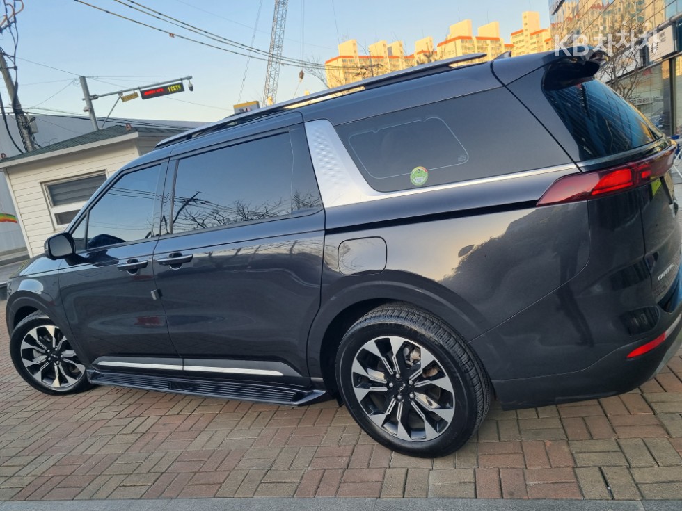 2022 - kia carnival