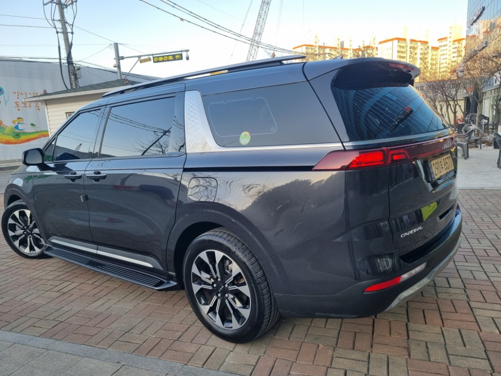 2022 - kia carnival