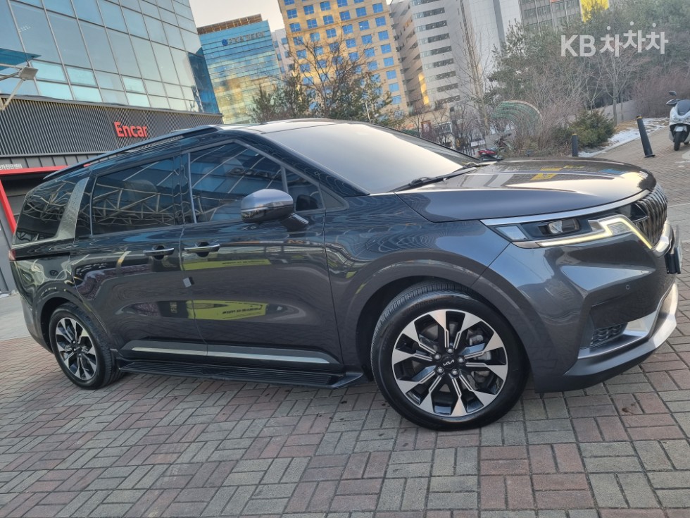 2022 - kia carnival