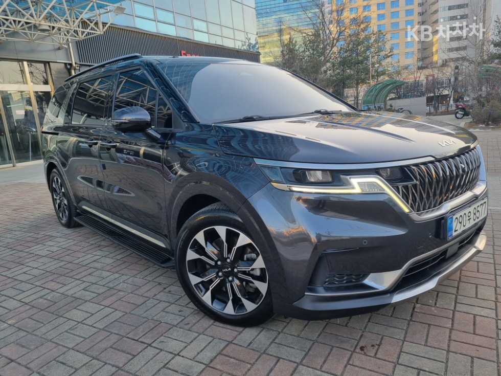 2022 - kia carnival