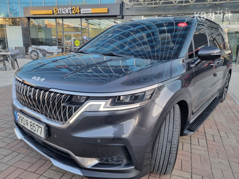 2022 - kia carnival