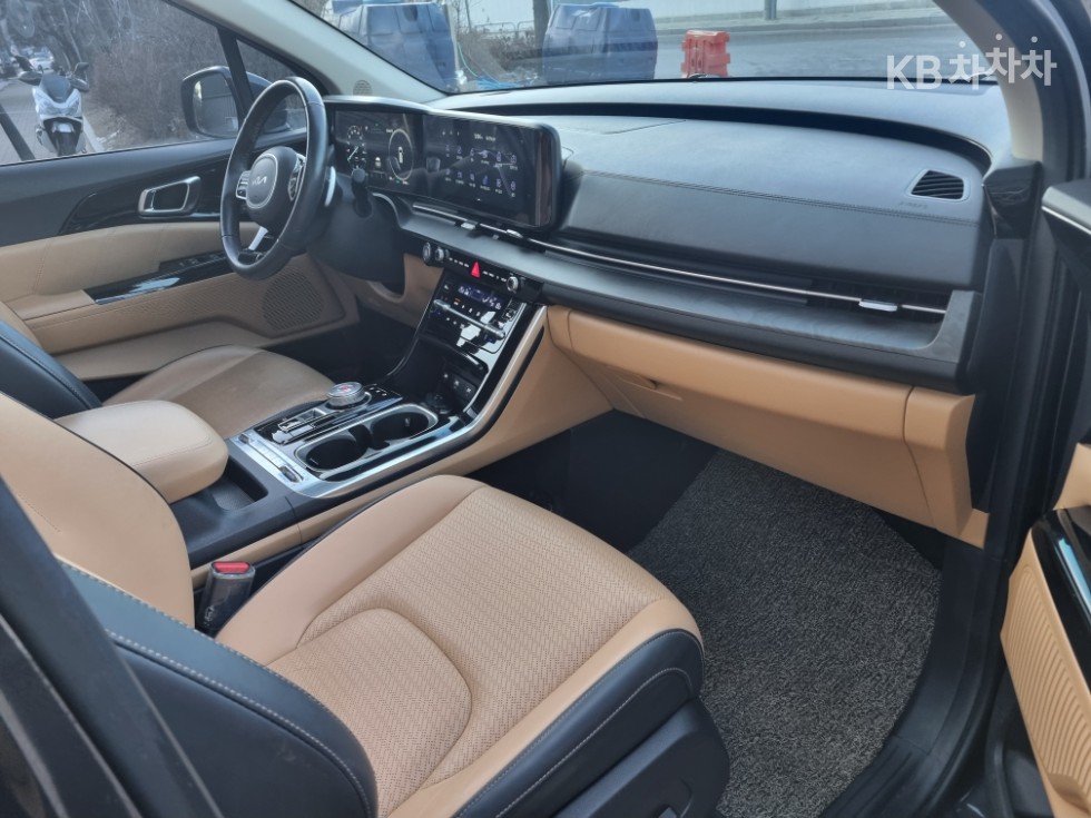 2022 - kia carnival