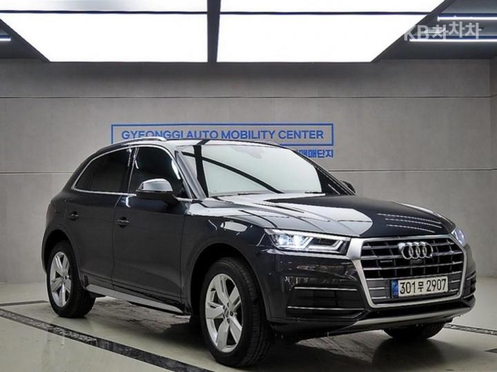 Audi Q5 FY 40 TDI quattro Premium 2