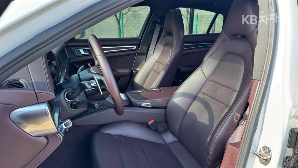 Porsche Panamera — miniaturë 15