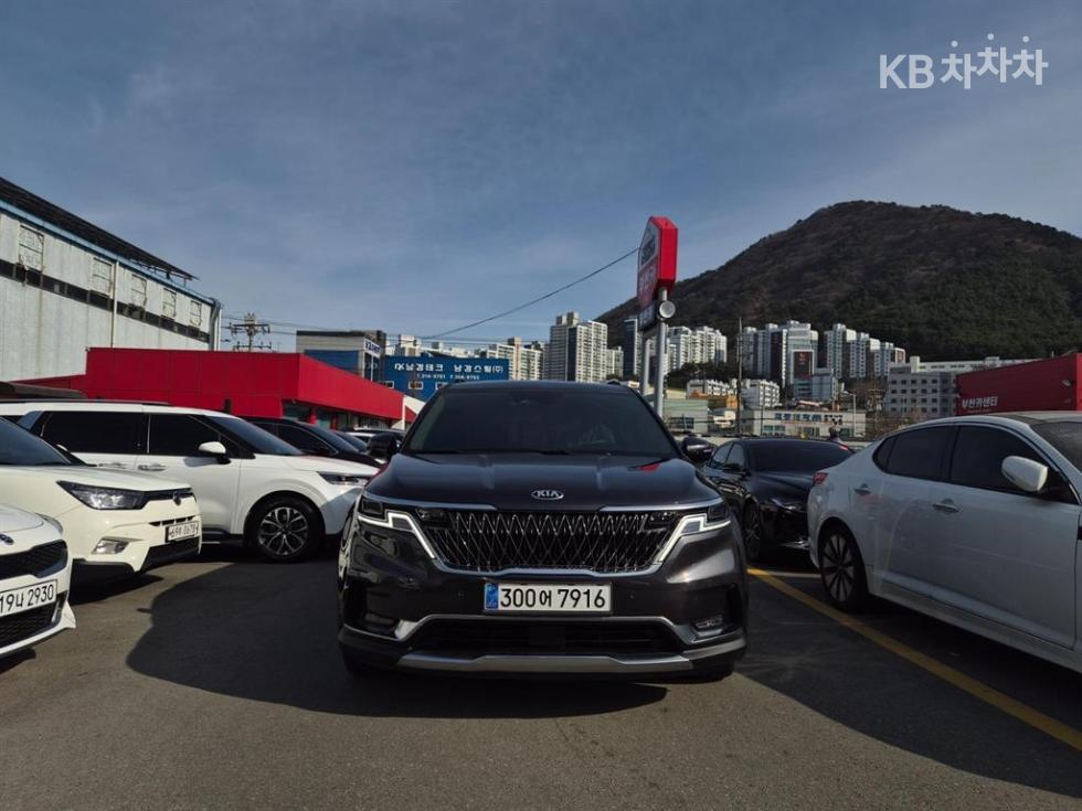 2021 - kia carnival