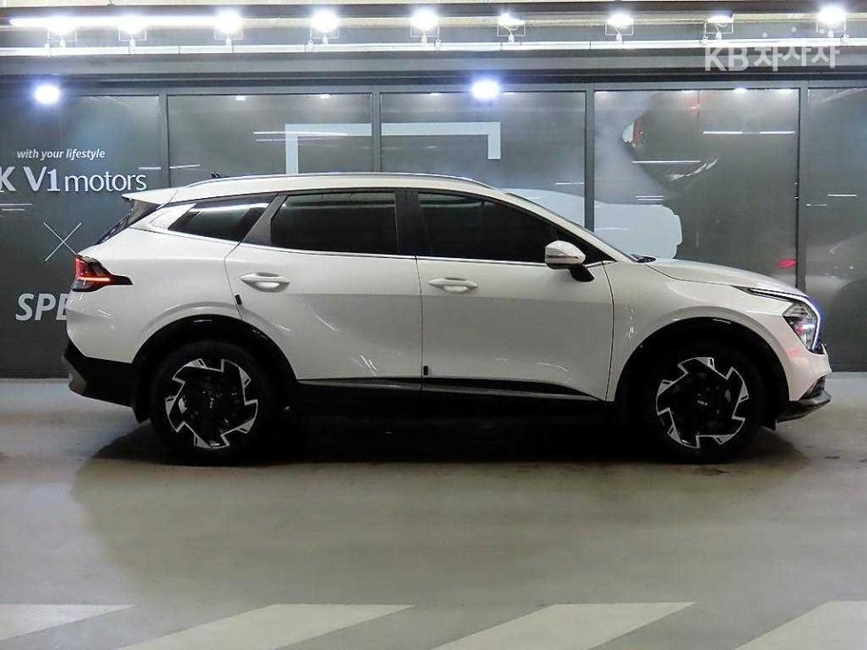 2022 - kia sportage