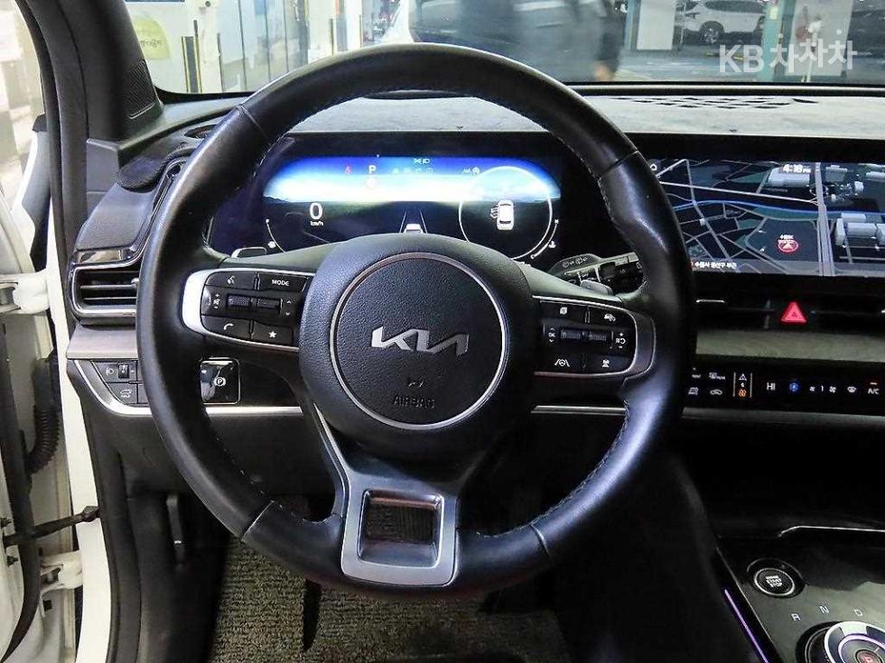 2022 - kia sportage