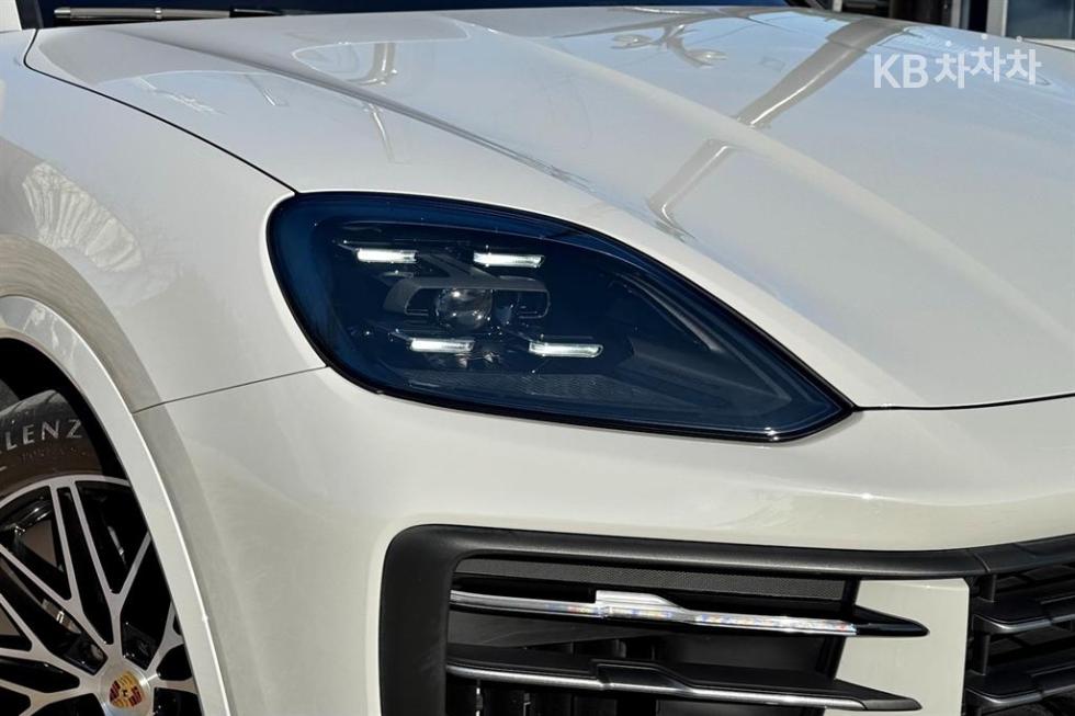 2023 Porsche (9Y0) photo